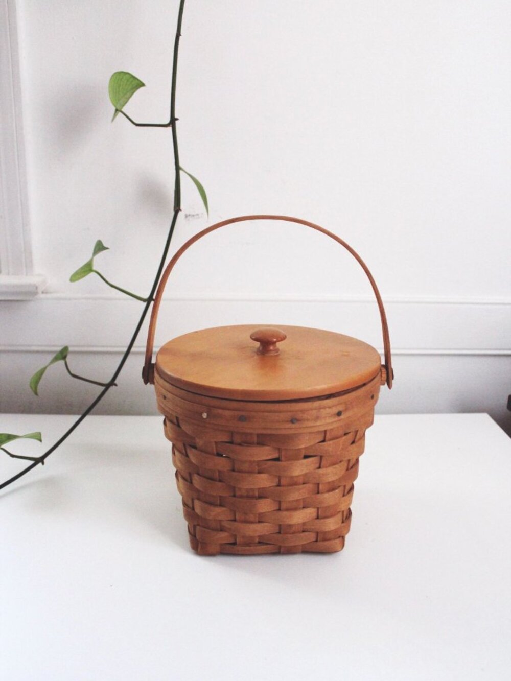 Vintage Longaberger Handwoven Basket With Wooden Lid & Handle Made In USA Signed